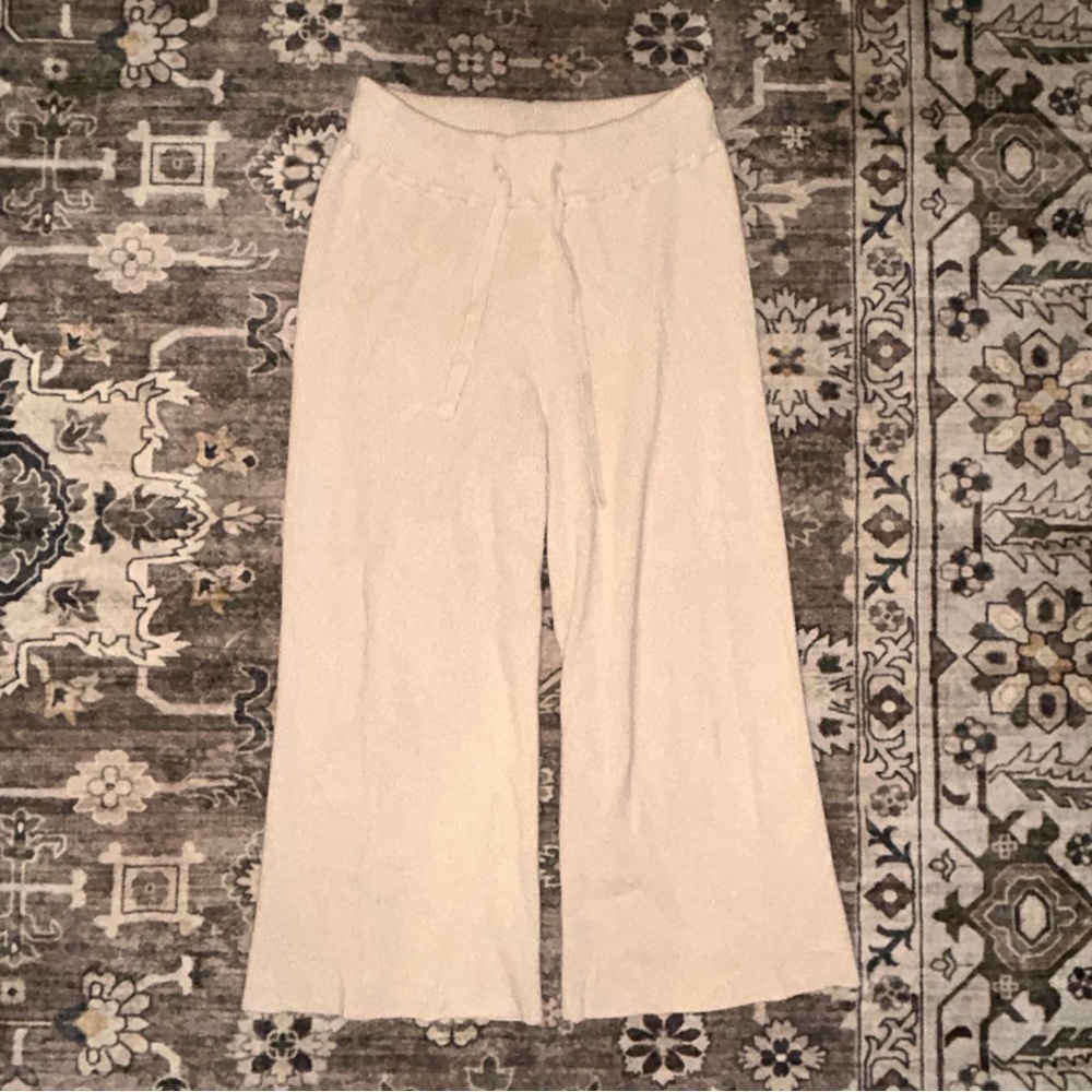 A&F Tan Ribbed Knit wid leg cropped pants